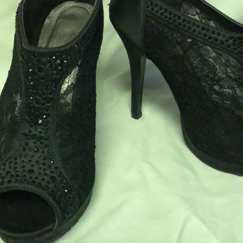 7.5 Michael Angelo 3 inch heels - Picture 6 of 6